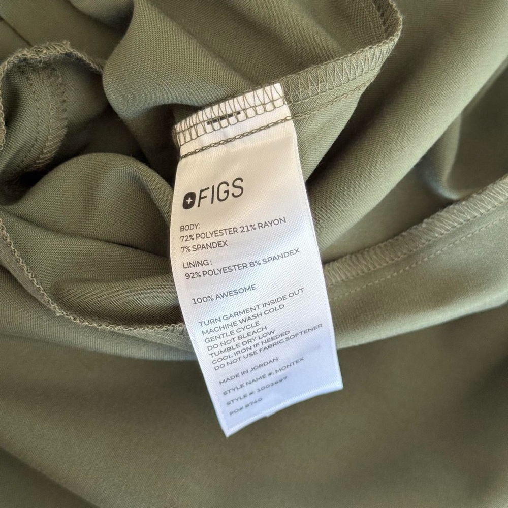 Figs Montex Relaxed Mock Neck Scrub Top in Moss, size small - Picture 9 of 9